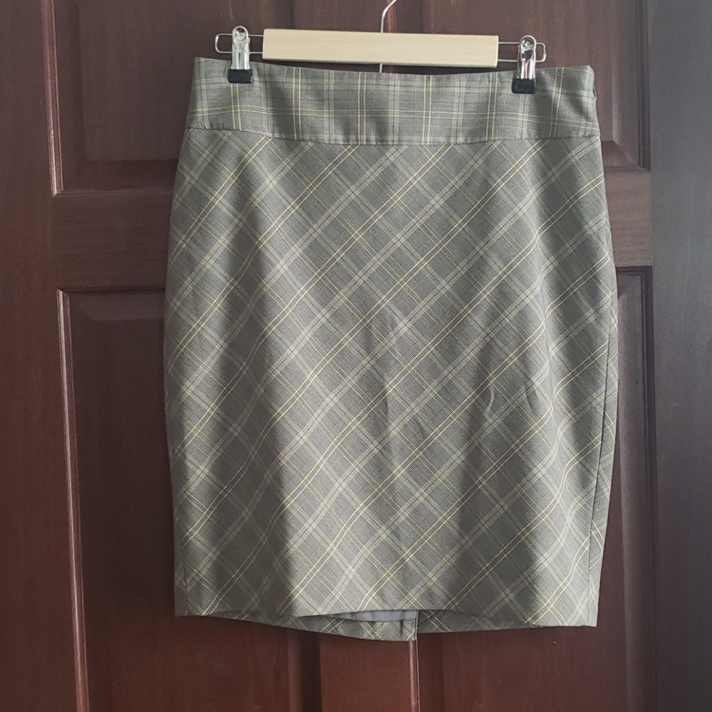 The Limited Pencil Skirt